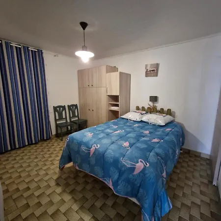 Les Pieds Dans L Eau * Les Sables Vignier